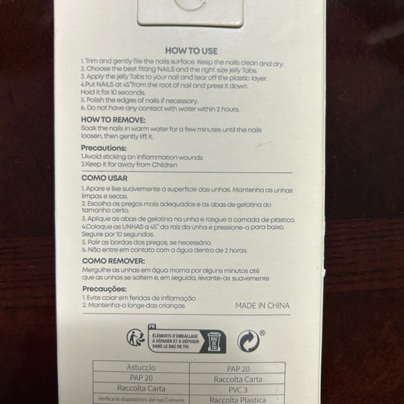 ✨HP✨24pcs Short Square Leaf Print Chic Swirl Gold Foil Full Cover Fake Nail Kit - Picture 3 of 3